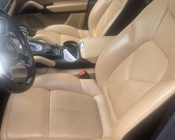 Порше Каен 2016 в Львове на Automoto.ua Синий Порше Каен, объемом двигателя 3 л и пробегом 132 тыс. км за 35500 $, фото 2 на Automoto.ua