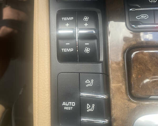 Порше Каен 2016 в Львове на Automoto.ua Синий Порше Каен, объемом двигателя 3 л и пробегом 132 тыс. км за 35500 $, фото 48 на Automoto.ua