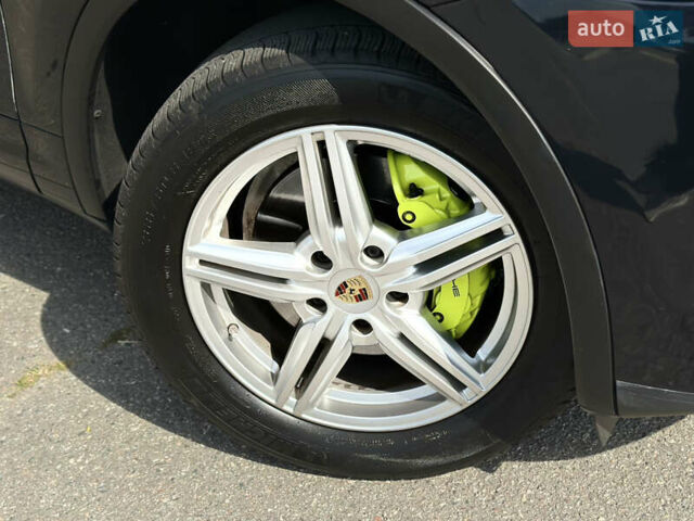 Синий Порше Каен, объемом двигателя 3 л и пробегом 133 тыс. км за 30000 $, фото 5 на Automoto.ua