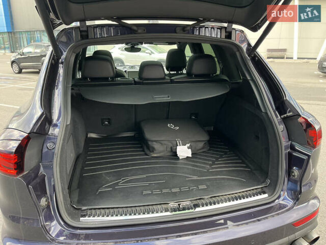 Синій Порше Cayenne, об'ємом двигуна 3 л та пробігом 116 тис. км за 33990 $, фото 26 на Automoto.ua