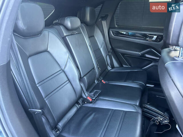 Синій Порше Cayenne, об'ємом двигуна 3 л та пробігом 330 тис. км за 36999 $, фото 17 на Automoto.ua