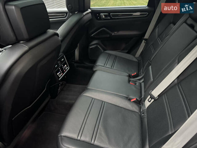 Синий Порше Каен, объемом двигателя 2.89 л и пробегом 104 тыс. км за 62000 $, фото 13 на Automoto.ua