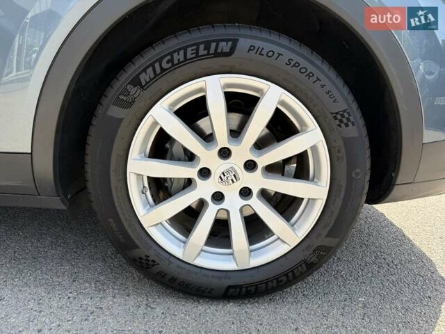 Синій Порше Cayenne, об'ємом двигуна 2.89 л та пробігом 101 тис. км за 57000 $, фото 28 на Automoto.ua