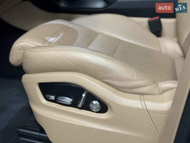 Синий Порше Каен, объемом двигателя 2.9 л и пробегом 73 тыс. км за 62000 $, фото 29 на Automoto.ua