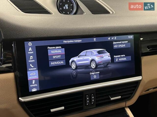 Синий Порше Каен, объемом двигателя 3 л и пробегом 78 тыс. км за 52314 $, фото 50 на Automoto.ua