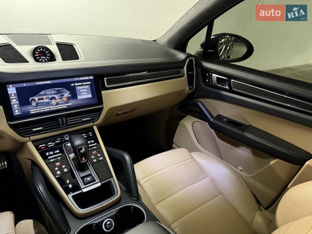 Синий Порше Каен, объемом двигателя 2.9 л и пробегом 73 тыс. км за 62000 $, фото 24 на Automoto.ua