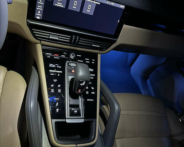 Синий Порше Каен, объемом двигателя 3 л и пробегом 69 тыс. км за 62500 $, фото 10 на Automoto.ua