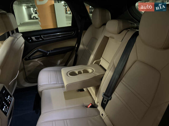 Синий Порше Каен, объемом двигателя 2.9 л и пробегом 73 тыс. км за 62000 $, фото 28 на Automoto.ua