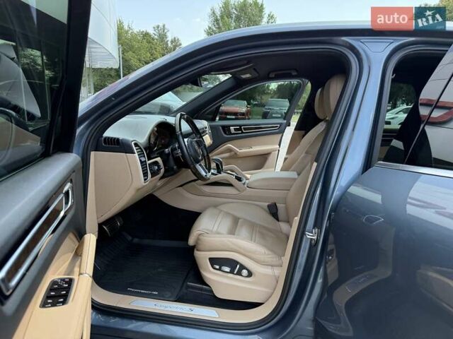 Синій Порше Cayenne, об'ємом двигуна 2.89 л та пробігом 101 тис. км за 57000 $, фото 16 на Automoto.ua