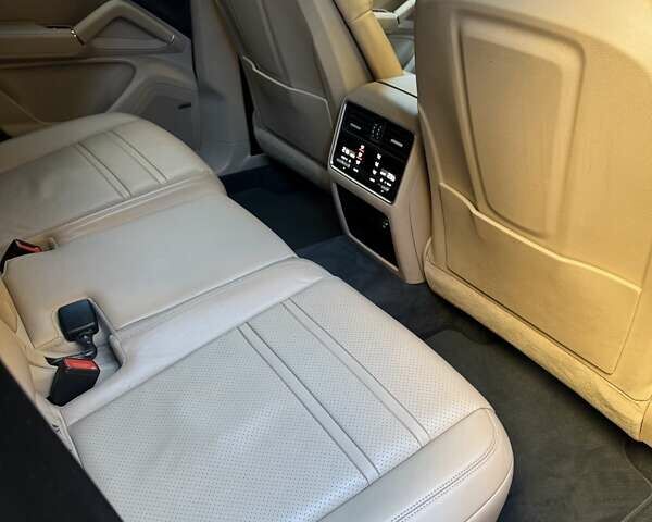 Порше Cayenne 2018 у Києві на Automoto.ua Синій Порше Cayenne, об'ємом двигуна 2.89 л та пробігом 130 тис. км за 58825 $, фото 11 на Automoto.ua