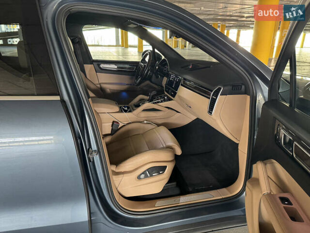 Порше Каен 2018 в Киеве на Automoto.ua Синий Порше Каен, объемом двигателя 3 л и пробегом 86 тыс. км за 51000 $, фото 12 на Automoto.ua