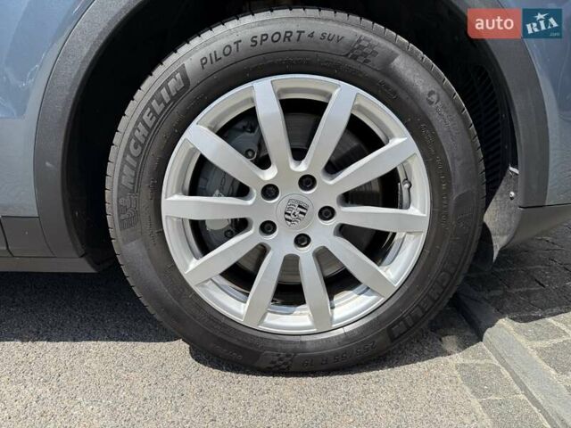 Синій Порше Cayenne, об'ємом двигуна 2.89 л та пробігом 101 тис. км за 57000 $, фото 30 на Automoto.ua