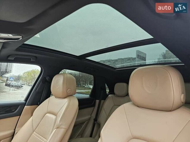 Синий Порше Каен, объемом двигателя 3 л и пробегом 100 тыс. км за 52999 $, фото 24 на Automoto.ua