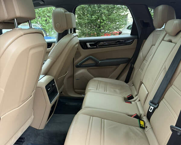 Синій Порше Cayenne, об'ємом двигуна 3 л та пробігом 104 тис. км за 47500 $, фото 10 на Automoto.ua