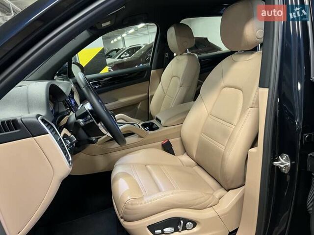 Синий Порше Каен, объемом двигателя 3 л и пробегом 78 тыс. км за 52314 $, фото 26 на Automoto.ua