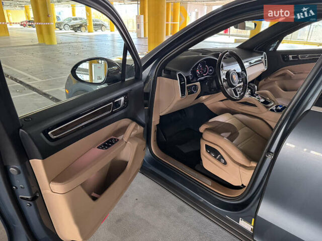 Порше Каен 2018 в Киеве на Automoto.ua Синий Порше Каен, объемом двигателя 3 л и пробегом 86 тыс. км за 51000 $, фото 9 на Automoto.ua