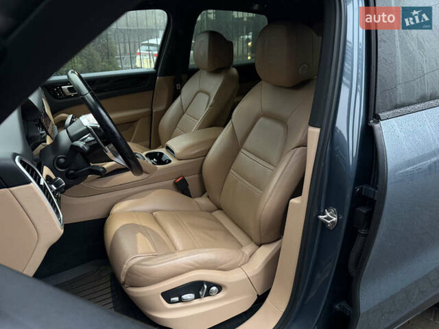 Синий Порше Каен, объемом двигателя 3 л и пробегом 137 тыс. км за 54000 $, фото 7 на Automoto.ua