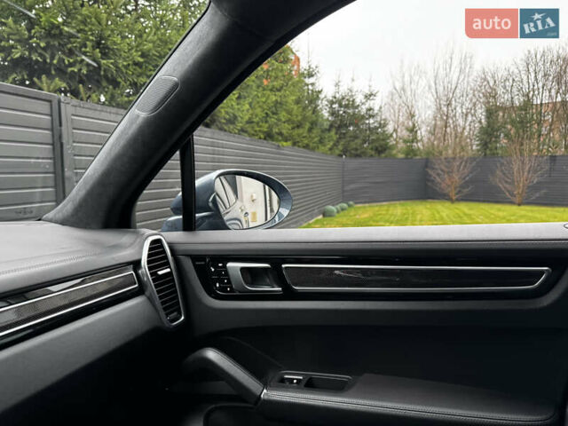 Синий Порше Каен, объемом двигателя 2.89 л и пробегом 104 тыс. км за 62000 $, фото 20 на Automoto.ua