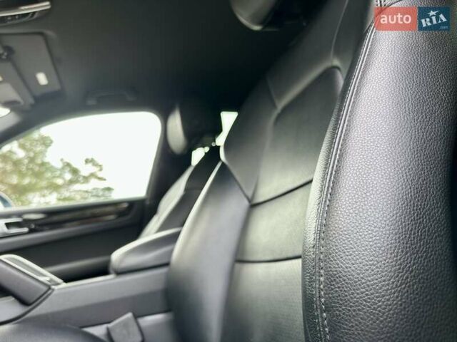 Синий Порше Каен, объемом двигателя 3 л и пробегом 119 тыс. км за 51800 $, фото 64 на Automoto.ua