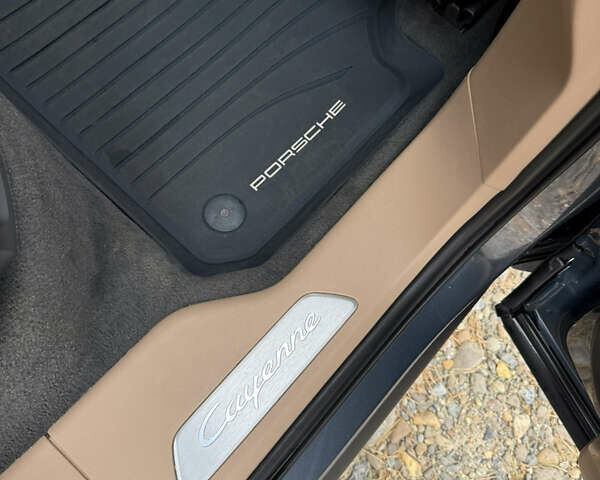 Синій Порше Cayenne, об'ємом двигуна 3 л та пробігом 104 тис. км за 47500 $, фото 11 на Automoto.ua