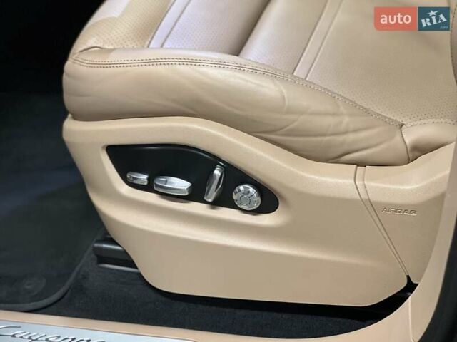 Синий Порше Каен, объемом двигателя 3 л и пробегом 78 тыс. км за 52314 $, фото 37 на Automoto.ua