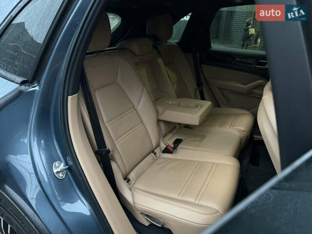 Синий Порше Каен, объемом двигателя 3 л и пробегом 137 тыс. км за 54000 $, фото 9 на Automoto.ua