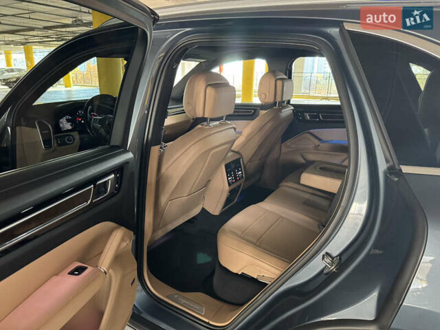 Порше Каен 2018 в Киеве на Automoto.ua Синий Порше Каен, объемом двигателя 3 л и пробегом 86 тыс. км за 51000 $, фото 14 на Automoto.ua