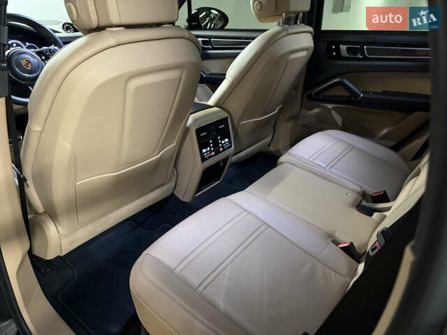 Синий Порше Каен, объемом двигателя 2.9 л и пробегом 73 тыс. км за 62000 $, фото 20 на Automoto.ua