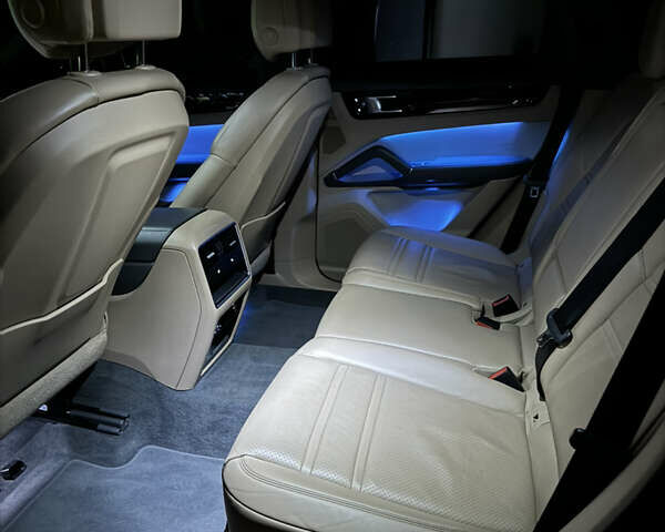 Синий Порше Каен, объемом двигателя 3 л и пробегом 69 тыс. км за 62500 $, фото 12 на Automoto.ua