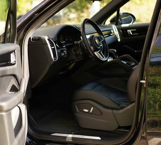 Синій Порше Cayenne, об'ємом двигуна 3 л та пробігом 74 тис. км за 58900 $, фото 43 на Automoto.ua