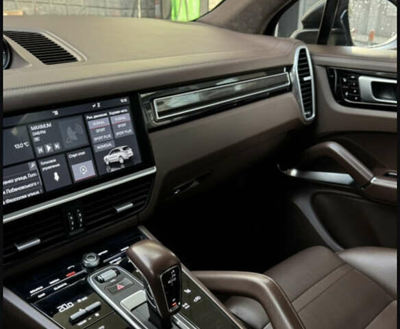 Синий Порше Каен, объемом двигателя 4 л и пробегом 112 тыс. км за 76000 $, фото 20 на Automoto.ua