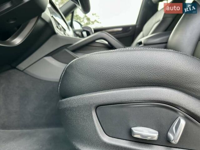 Синий Порше Каен, объемом двигателя 3 л и пробегом 119 тыс. км за 51800 $, фото 63 на Automoto.ua