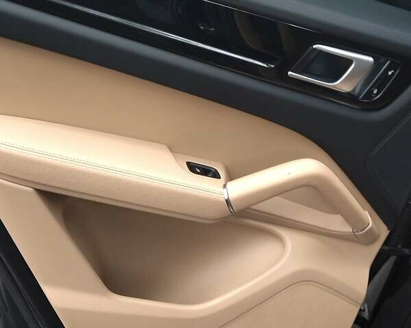 Синий Порше Каен, объемом двигателя 3 л и пробегом 170 тыс. км за 38500 $, фото 22 на Automoto.ua