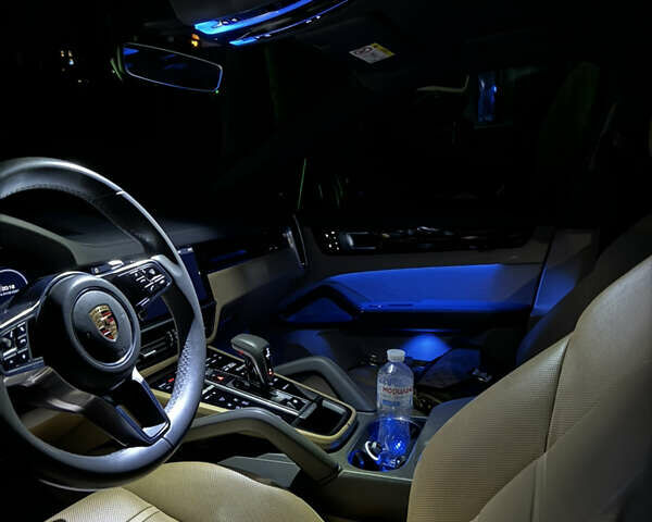 Синий Порше Каен, объемом двигателя 3 л и пробегом 69 тыс. км за 62500 $, фото 11 на Automoto.ua