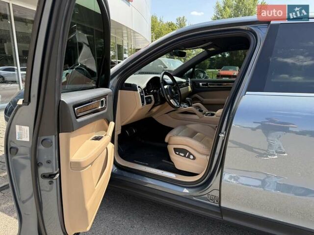 Синій Порше Cayenne, об'ємом двигуна 2.89 л та пробігом 101 тис. км за 57000 $, фото 10 на Automoto.ua