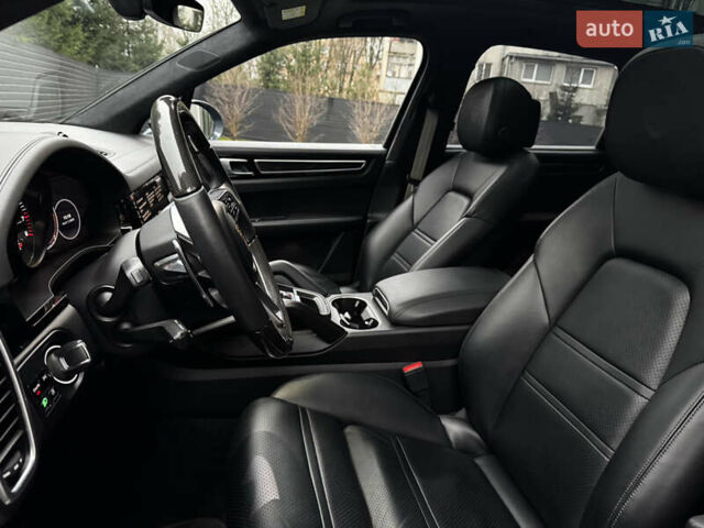 Синий Порше Каен, объемом двигателя 2.89 л и пробегом 104 тыс. км за 62000 $, фото 16 на Automoto.ua