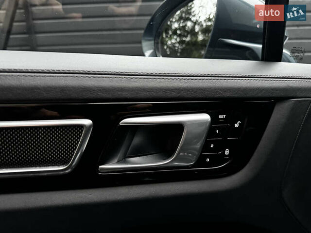 Синий Порше Каен, объемом двигателя 2.89 л и пробегом 104 тыс. км за 62000 $, фото 17 на Automoto.ua