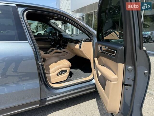 Синій Порше Cayenne, об'ємом двигуна 2.89 л та пробігом 101 тис. км за 57000 $, фото 12 на Automoto.ua