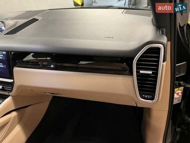 Синий Порше Каен, объемом двигателя 3 л и пробегом 78 тыс. км за 52314 $, фото 46 на Automoto.ua