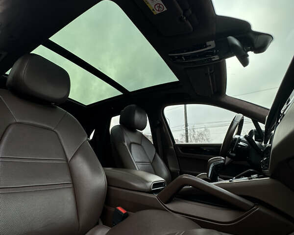 Синий Порше Каен, объемом двигателя 2.89 л и пробегом 63 тыс. км за 66500 $, фото 17 на Automoto.ua