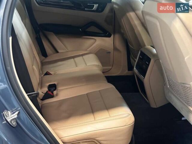 Синий Порше Каен, объемом двигателя 3 л и пробегом 81 тыс. км за 53900 $, фото 46 на Automoto.ua