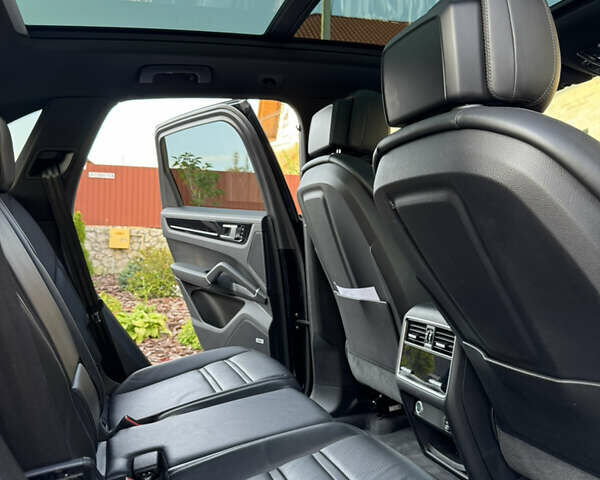 Синій Порше Cayenne, об'ємом двигуна 3 л та пробігом 100 тис. км за 64999 $, фото 23 на Automoto.ua