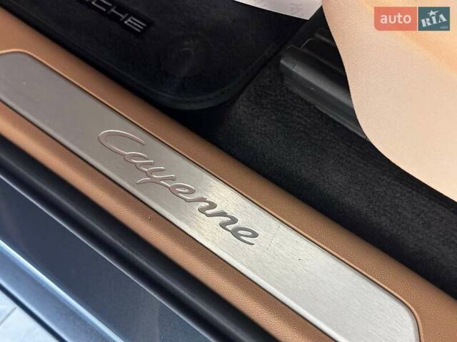 Синий Порше Каен, объемом двигателя 3 л и пробегом 81 тыс. км за 53900 $, фото 38 на Automoto.ua