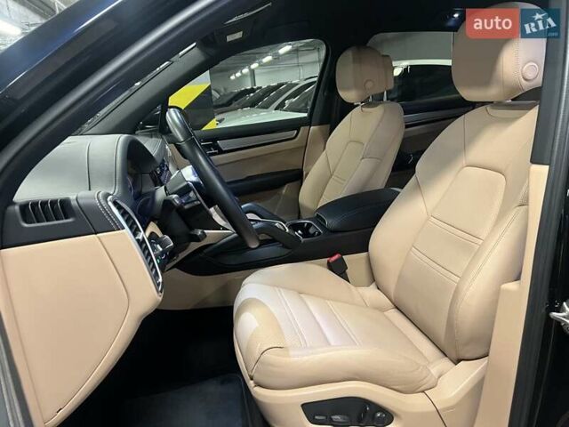Синій Порше Cayenne, об'ємом двигуна 3 л та пробігом 45 тис. км за 78756 $, фото 26 на Automoto.ua