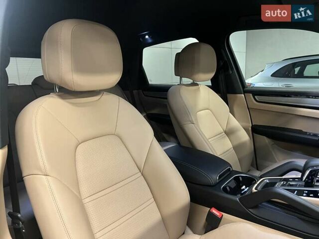 Синій Порше Cayenne, об'ємом двигуна 3 л та пробігом 45 тис. км за 78756 $, фото 48 на Automoto.ua