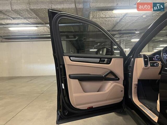 Синій Порше Cayenne, об'ємом двигуна 3 л та пробігом 45 тис. км за 78756 $, фото 32 на Automoto.ua