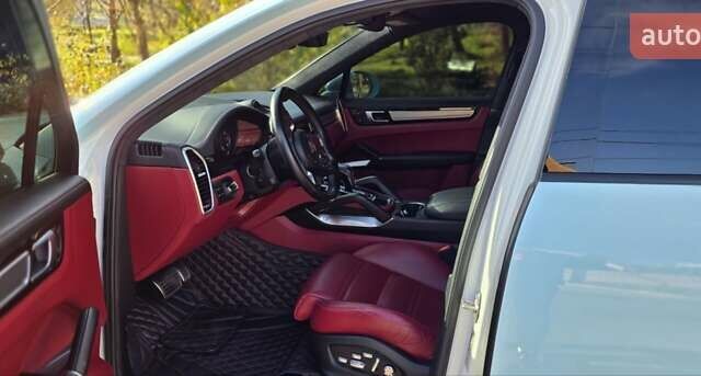 Синий Порше Каен, объемом двигателя 4 л и пробегом 51 тыс. км за 150000 $, фото 9 на Automoto.ua