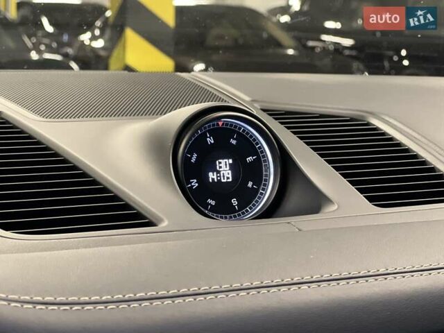 Синій Порше Cayenne, об'ємом двигуна 3 л та пробігом 45 тис. км за 78756 $, фото 39 на Automoto.ua