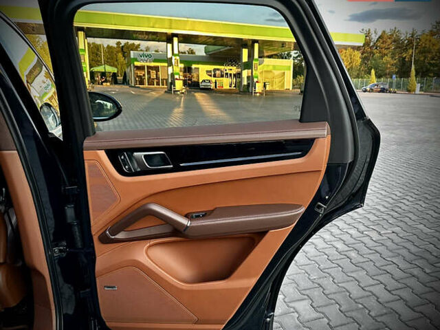 Синий Порше Каен, объемом двигателя 3 л и пробегом 25 тыс. км за 119999 $, фото 31 на Automoto.ua