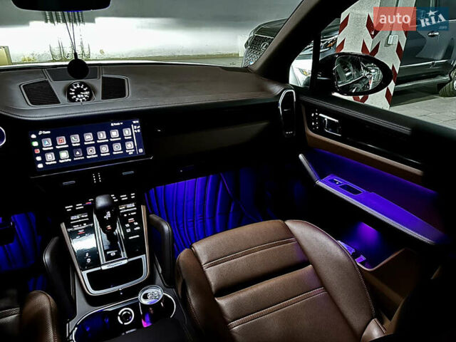 Синий Порше Каен, объемом двигателя 3 л и пробегом 25 тыс. км за 119999 $, фото 38 на Automoto.ua